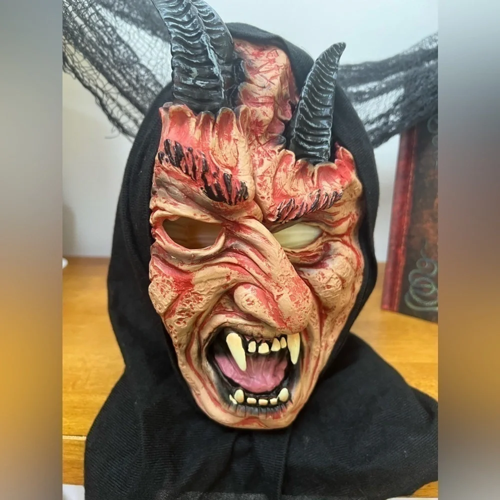 One Devil hooded mask